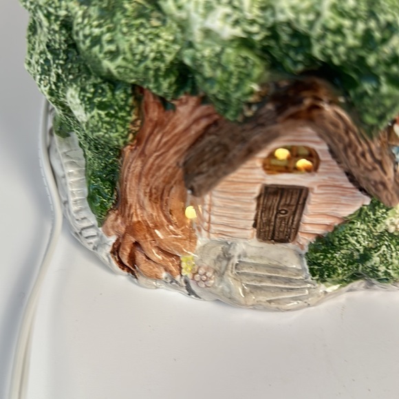 Brinn’s 1988 One Bunny Lane Ceramic Easter Tree House - Light Included - Picture 13 of 16